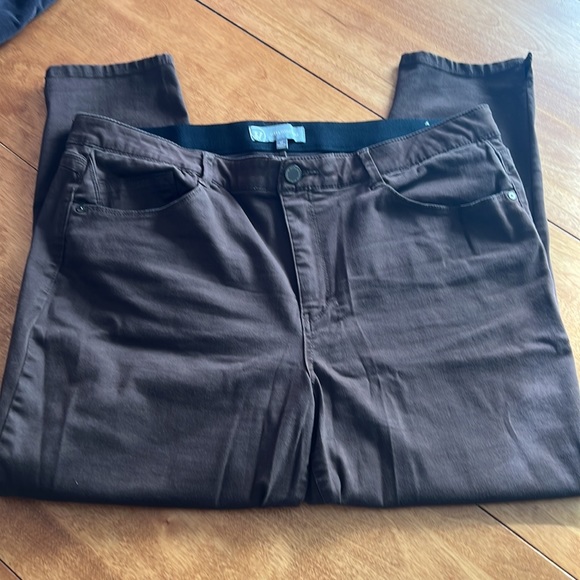 Wit & Wisdom Denim - EUC Wit & Wisdom soft brown denim cropped skinny jeans. 5 pockets. Cotton blend.